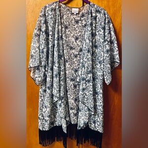 LuLaRoe “Monroe” Fringed Women’s Kimono (Retired Style)